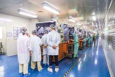 業(yè)績向好，股價卻下跌，新消費(fèi)“第一股”們怎么了？